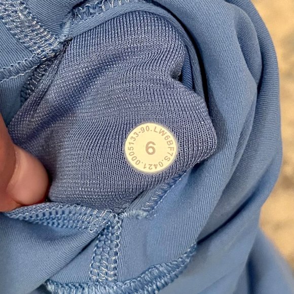 Lululemon WUNDER TRAIN HIGH-RISE CROP 21" - Size 6 - Blue Nile - Picture 2 of 4